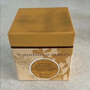 Chesapeake Bay Candle Cloven Vanilla 9.5 oz Glass Jar Scented Candle